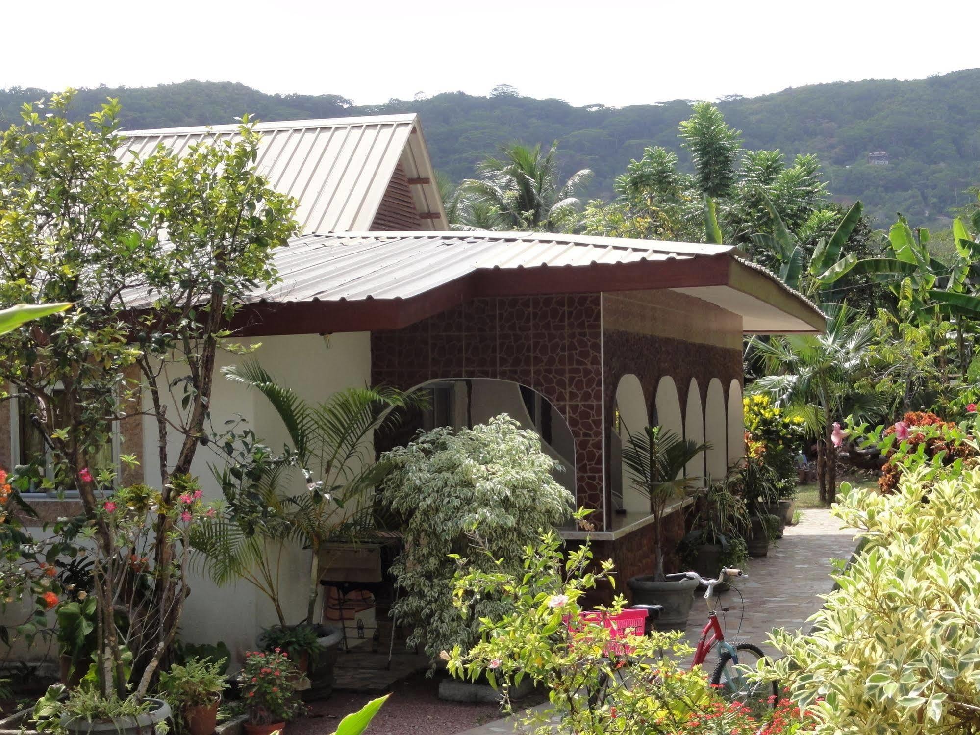 Rising Sun Guest House La Digue Kültér fotó